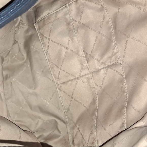 Michael Kors- Authentic  Navy Leather Bag - Picture 5 of 16